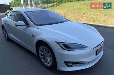 Лифтбек Tesla Model S 2016 в 