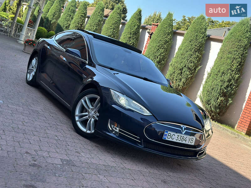 Tesla Model S 2013