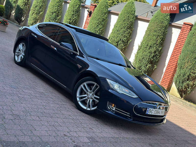 Лифтбек Tesla Model S 2013 в Стрые