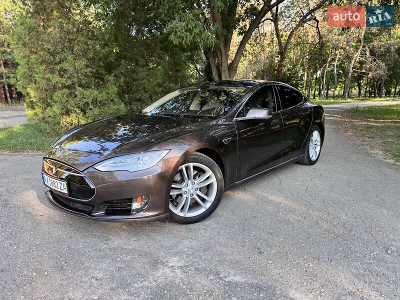 Ліфтбек Tesla Model S 2013 в Харкові