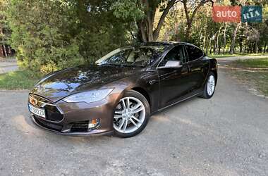 Лифтбек Tesla Model S 2013 в 