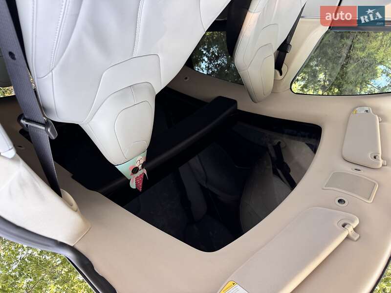 Ліфтбек Tesla Model S 2013 в Харкові