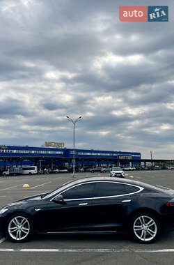 Лифтбек Tesla Model S 2013 в 