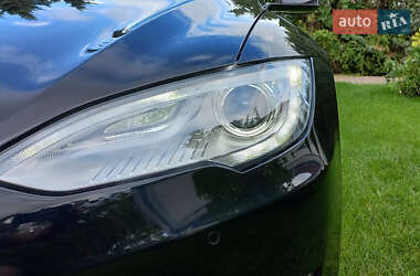Лифтбек Tesla Model S 2015 в 
