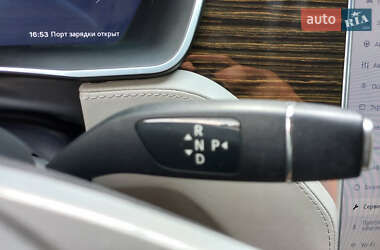 Лифтбек Tesla Model S 2015 в 