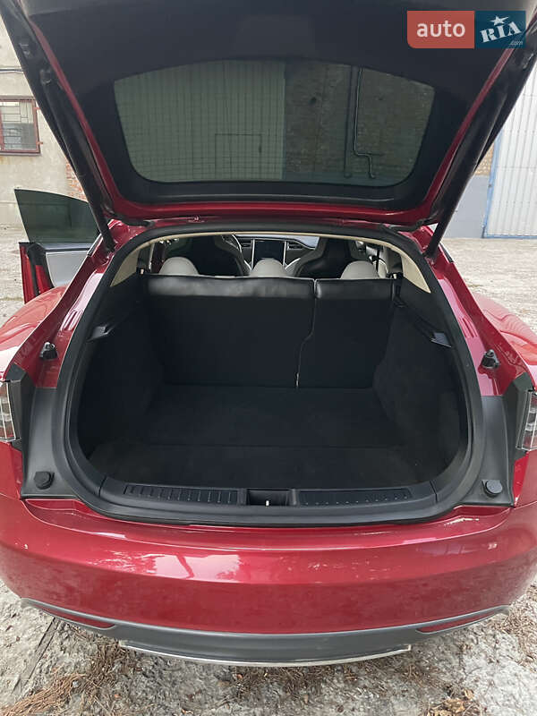 Лифтбек Tesla Model S 2013 в Чернигове фото 19 Лифтбек Tesla Model S 2013 в Чернигове