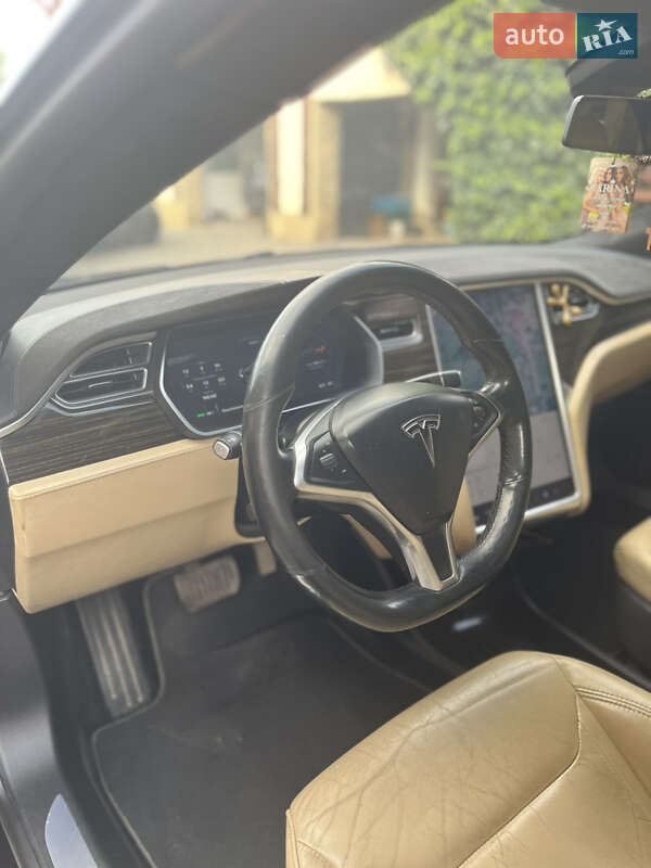 Ліфтбек Tesla Model S 2016 в Малехові