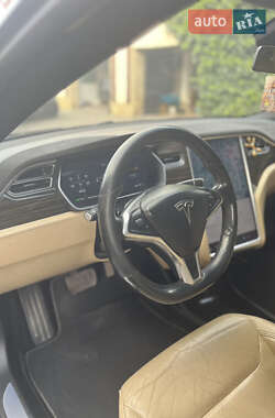 Лифтбек Tesla Model S 2016 в 