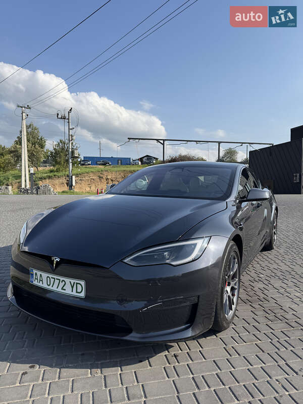 Лифтбек Tesla Model S 2024 в 