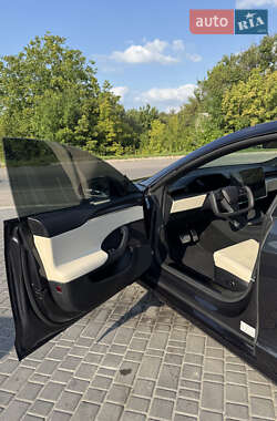 Лифтбек Tesla Model S 2024 в 