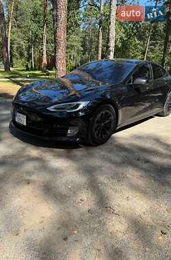 Ліфтбек Tesla Model S 2018 в 