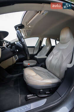 Лифтбек Tesla Model S 2014 в 