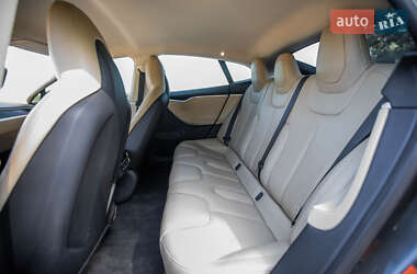 Лифтбек Tesla Model S 2014 в 
