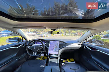 Лифтбек Tesla Model S 2013 в 