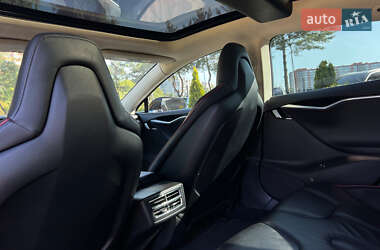 Лифтбек Tesla Model S 2013 в 