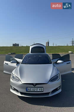 Лифтбек Tesla Model S 2018 в 