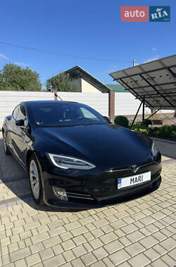 Ліфтбек Tesla Model S 2019 в Деражні