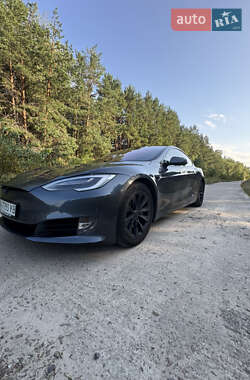 Лифтбек Tesla Model S 2016 в 