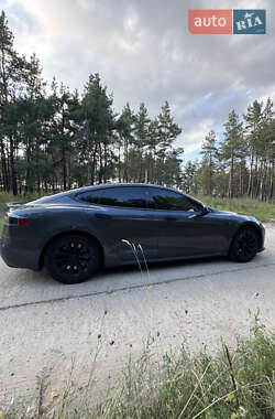 Лифтбек Tesla Model S 2016 в 