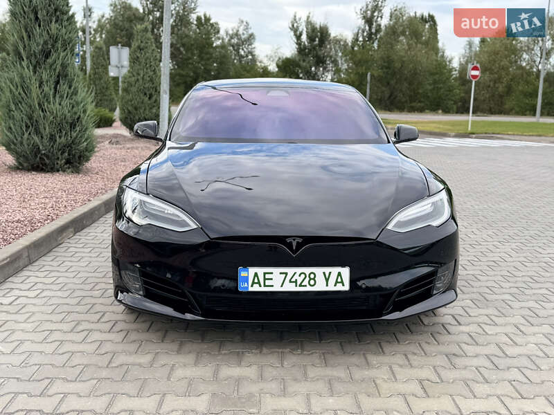 Лифтбек Tesla Model S 2019 в Днепре