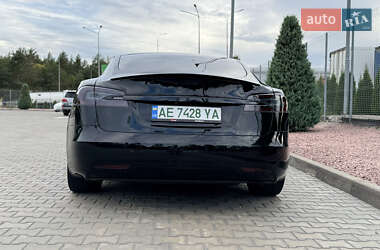Лифтбек Tesla Model S 2019 в 