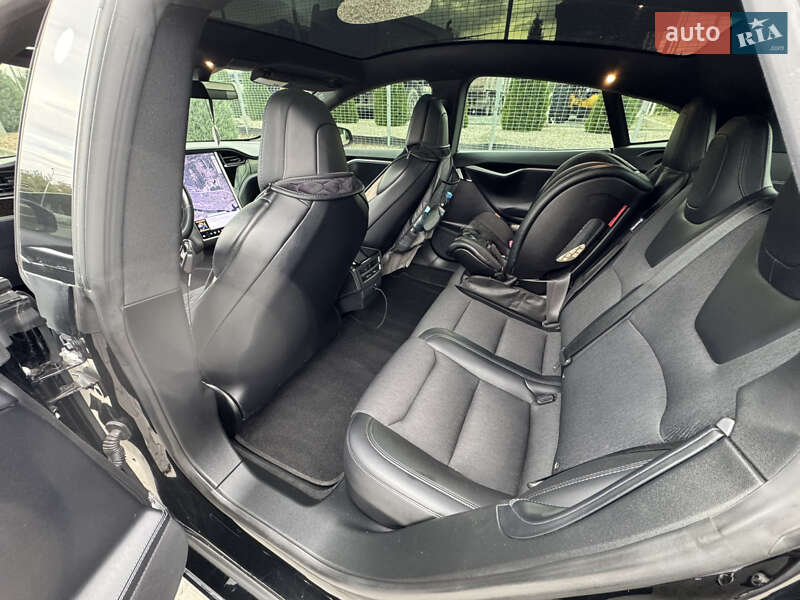 Лифтбек Tesla Model S 2019 в Днепре
