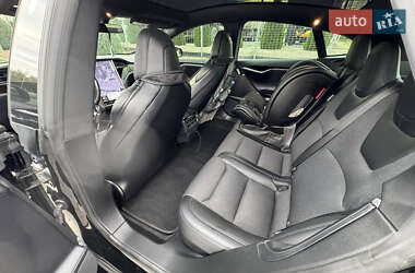 Лифтбек Tesla Model S 2019 в 
