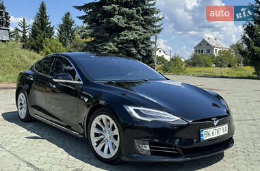Лифтбек Tesla Model S 2016 в 