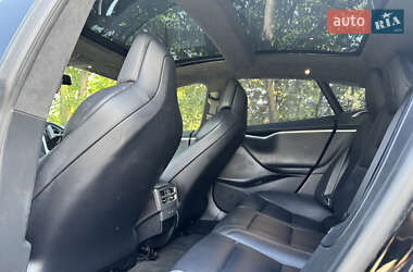 Лифтбек Tesla Model S 2016 в 