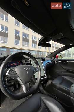 Лифтбек Tesla Model S 2015 в 