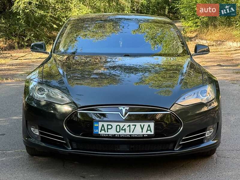 Лифтбек Tesla Model S 2014 в Запорожье