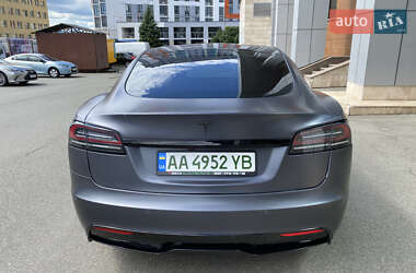 Лифтбек Tesla Model S 2022 в 