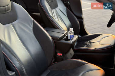 Лифтбек Tesla Model S 2013 в 