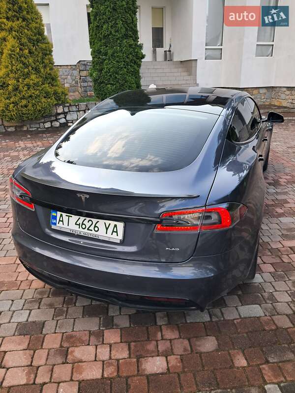 Лифтбек Tesla Model S 2021 в Коломые