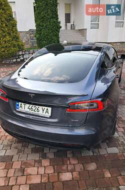 Ліфтбек Tesla Model S 2021 в 