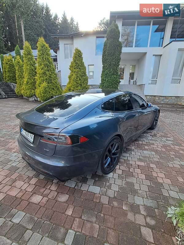 Лифтбек Tesla Model S 2021 в Коломые