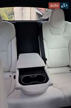Ліфтбек Tesla Model S 2021 в 