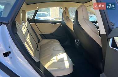 Лифтбек Tesla Model S 2017 в 