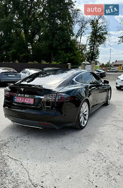 Лифтбек Tesla Model S 2014 в 