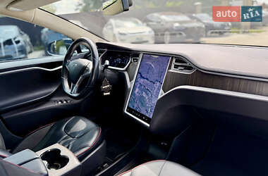 Лифтбек Tesla Model S 2014 в 