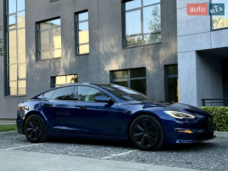 Лифтбек Tesla Model S 2021 в Львове