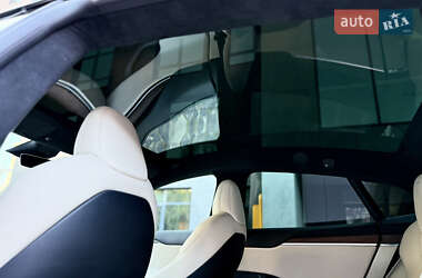 Лифтбек Tesla Model S 2021 в 