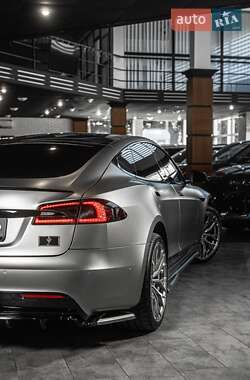 Лифтбек Tesla Model S 2021 в 