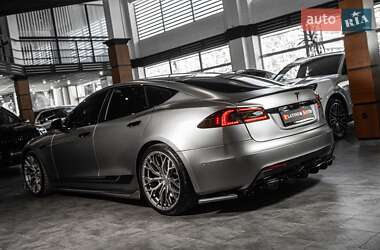 Лифтбек Tesla Model S 2021 в 