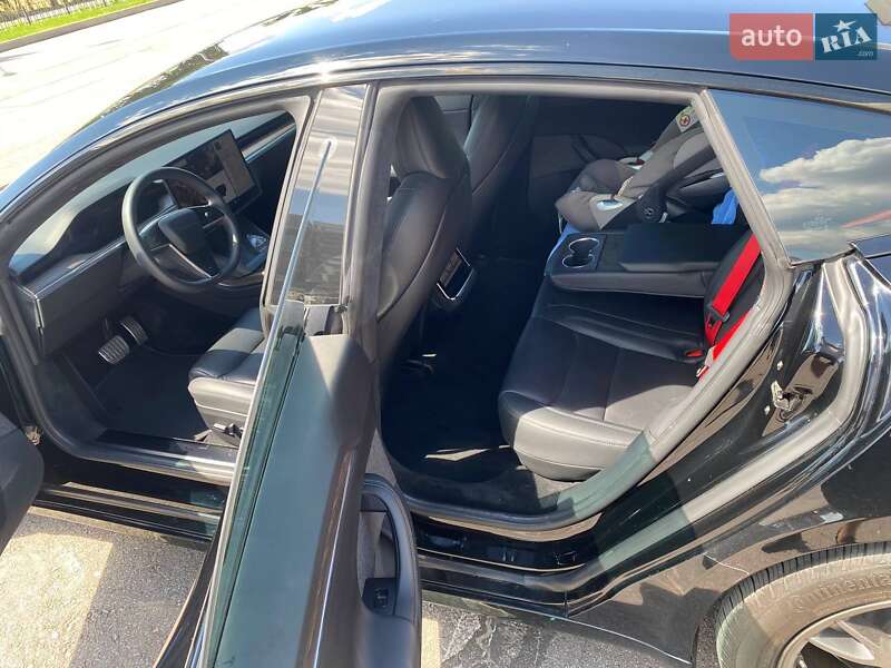 Лифтбек Tesla Model S 2021 в Киеве фото 19 Лифтбек Tesla Model S 2021 в Киеве