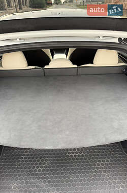 Лифтбек Tesla Model S 2022 в 