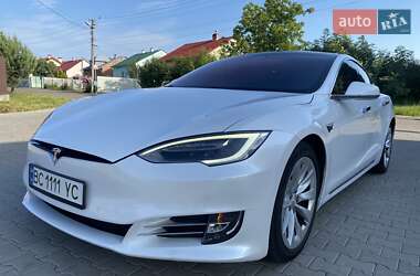 Лифтбек Tesla Model S 2016 в 