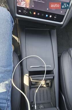 Лифтбек Tesla Model S 2020 в 