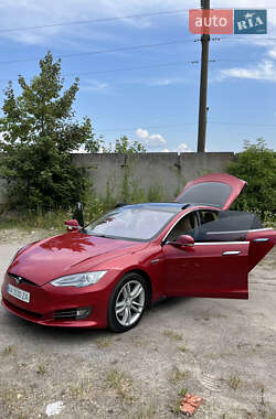 Ліфтбек Tesla Model S 2015 в 
