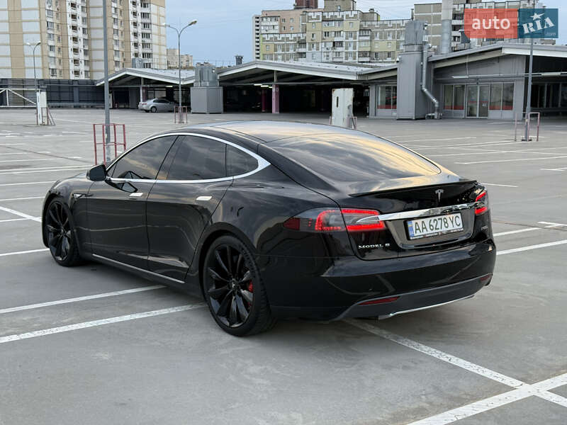 Лифтбек Tesla Model S 2014 в Киеве